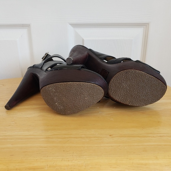 Wooden platformed heel - Breckelle's - Picture 3 of 3